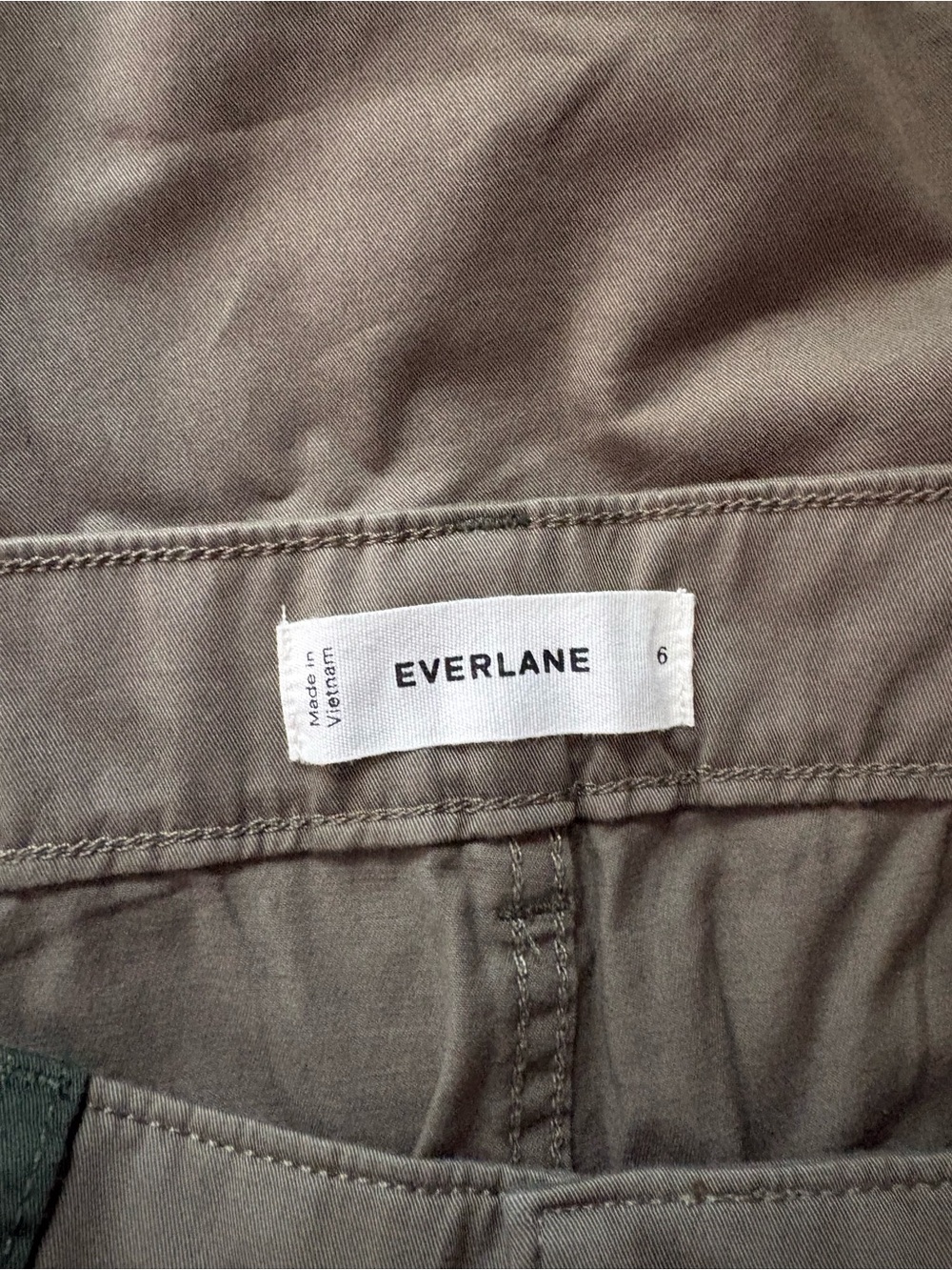 EVERLANE NWOT The Utility Cargo Pant Barrel Leg Colorblock KALAMATA / DUFFEL BAG - Picture 12 of 14